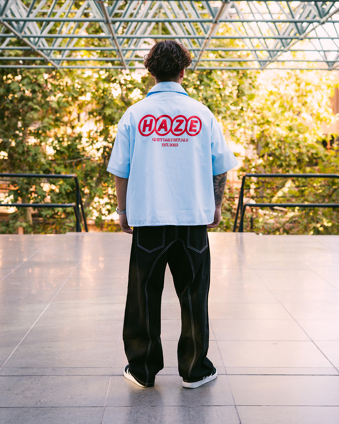 Camisa City Light Boxy Fit con estampado Haze espalda