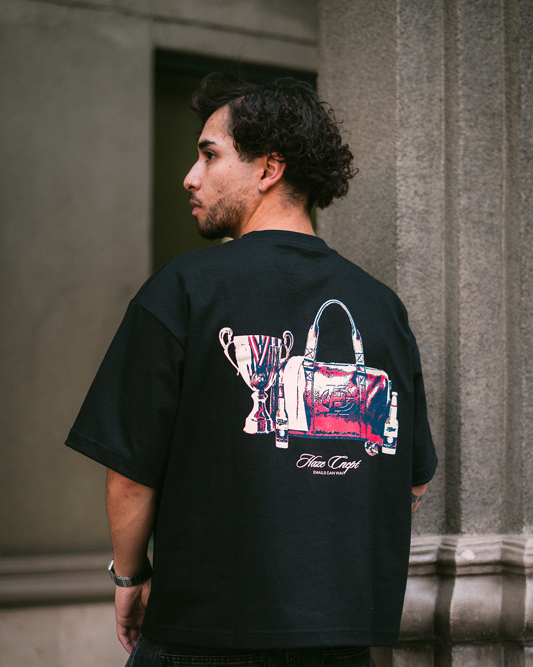 Polera boxy fit negra con estampado After Game espalda