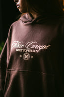 Polerón/Hoodie boxy fit Chocolate con diseño coffee run delantero