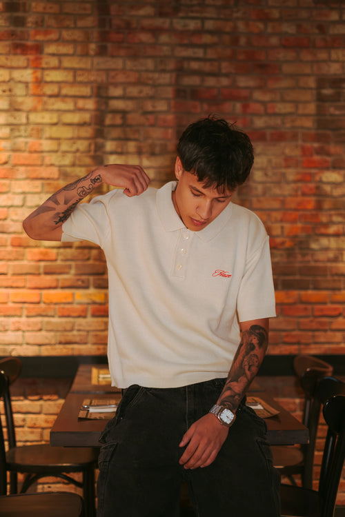 Polera tejida Date Night Creme con bordado rojo Haze delantero