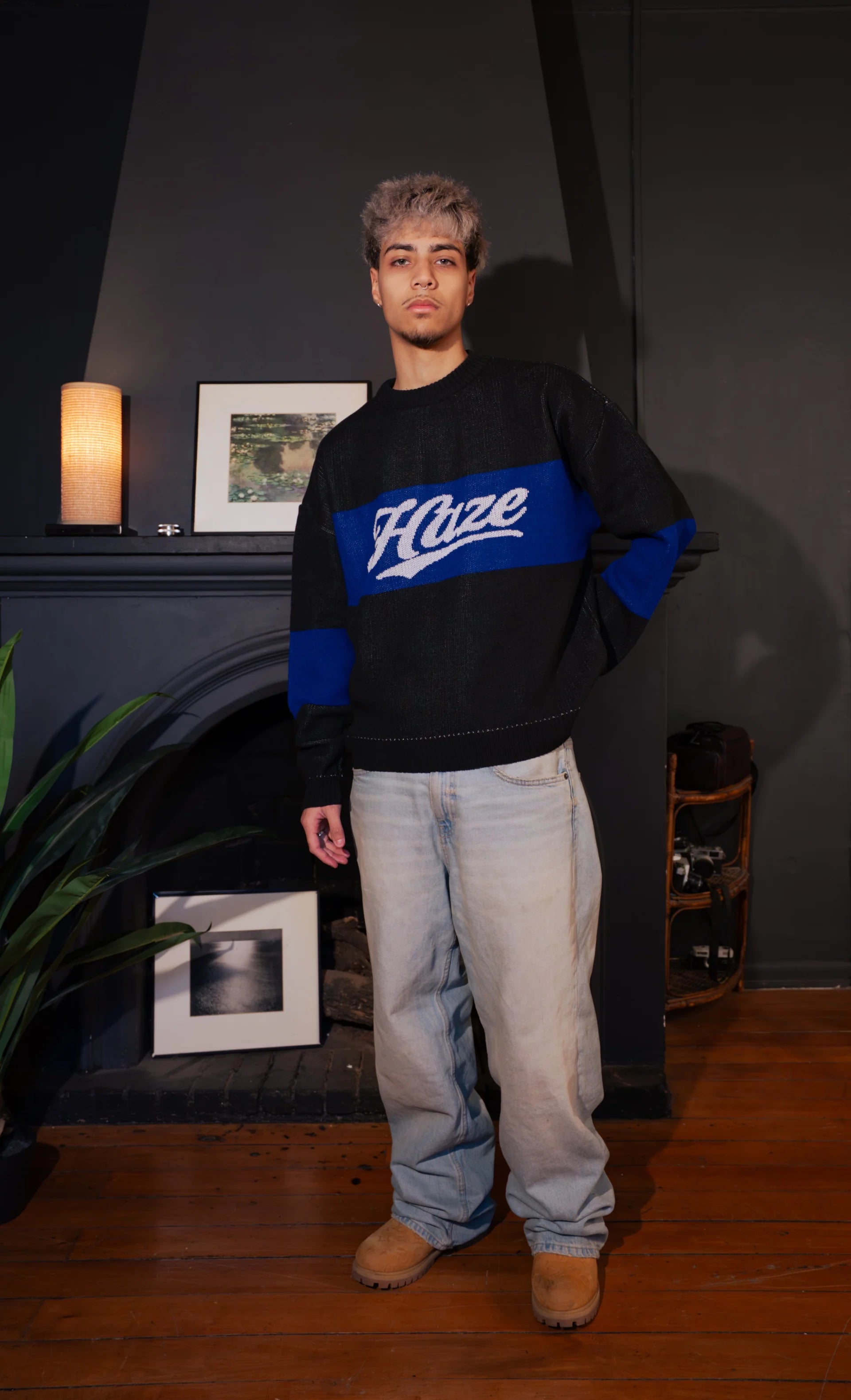 Sweater / Chaleco tejido en color negro con diseño en el frente
