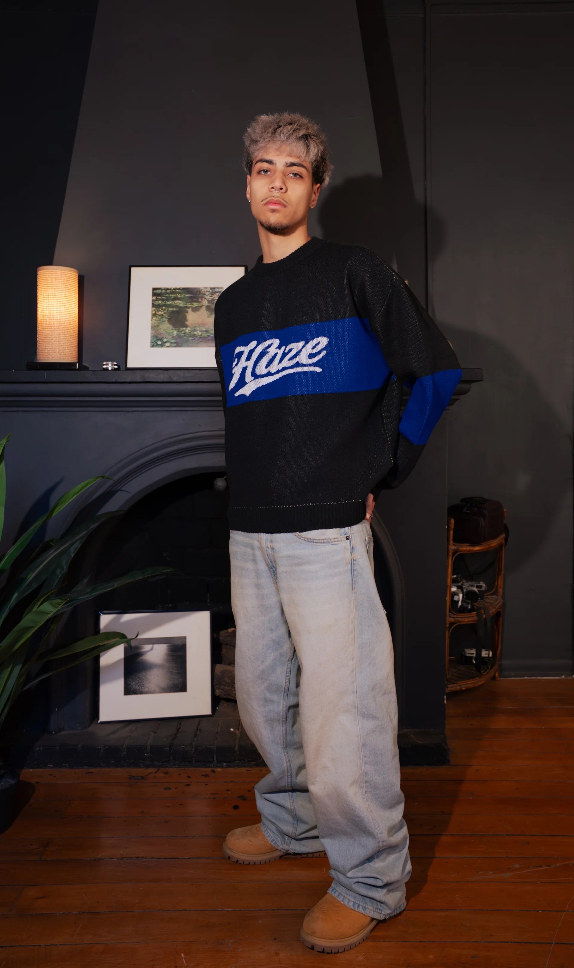 Sweater / Chaleco tejido en color negro con diseño en el frente