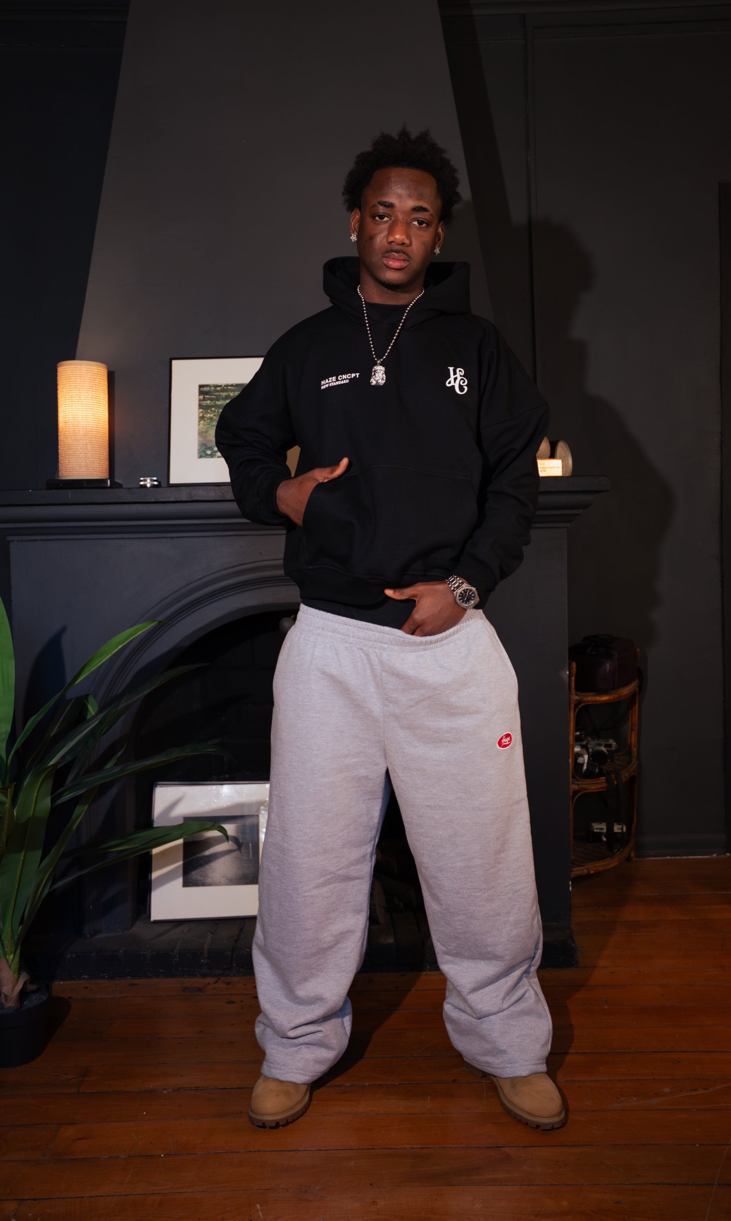 Boxy Fit Hoodie "Signature" Black