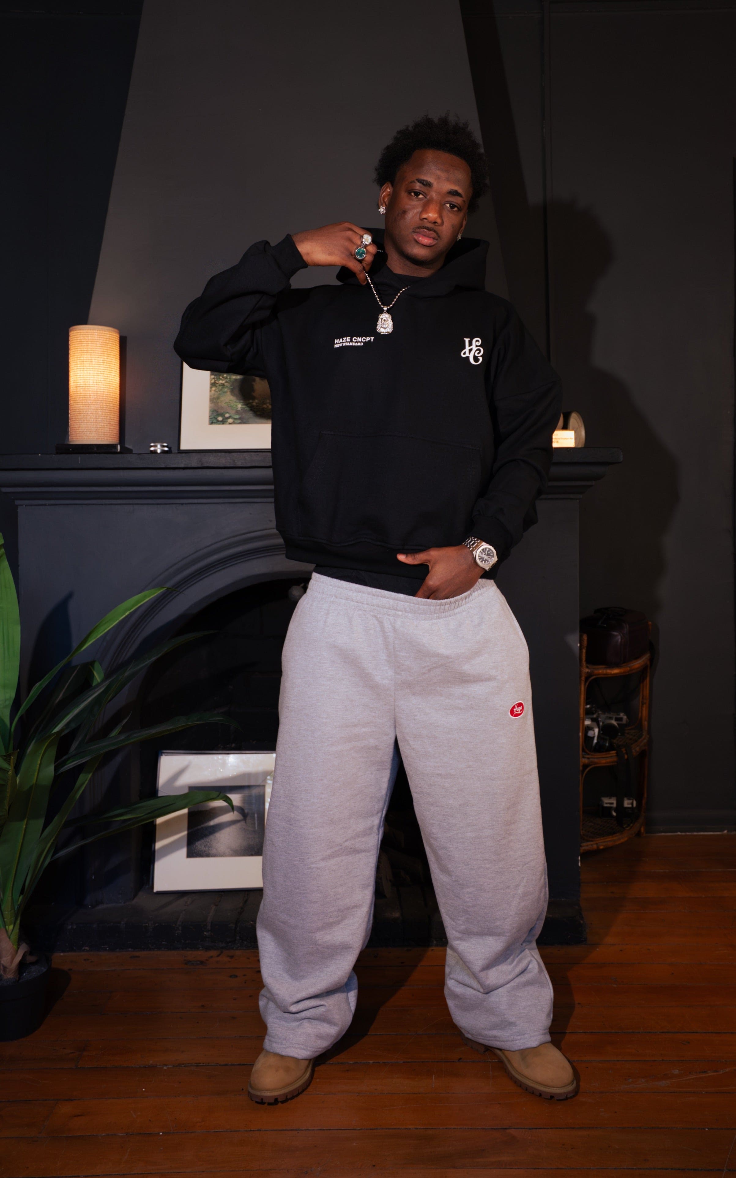 Boxy Fit Hoodie "Signature" Black