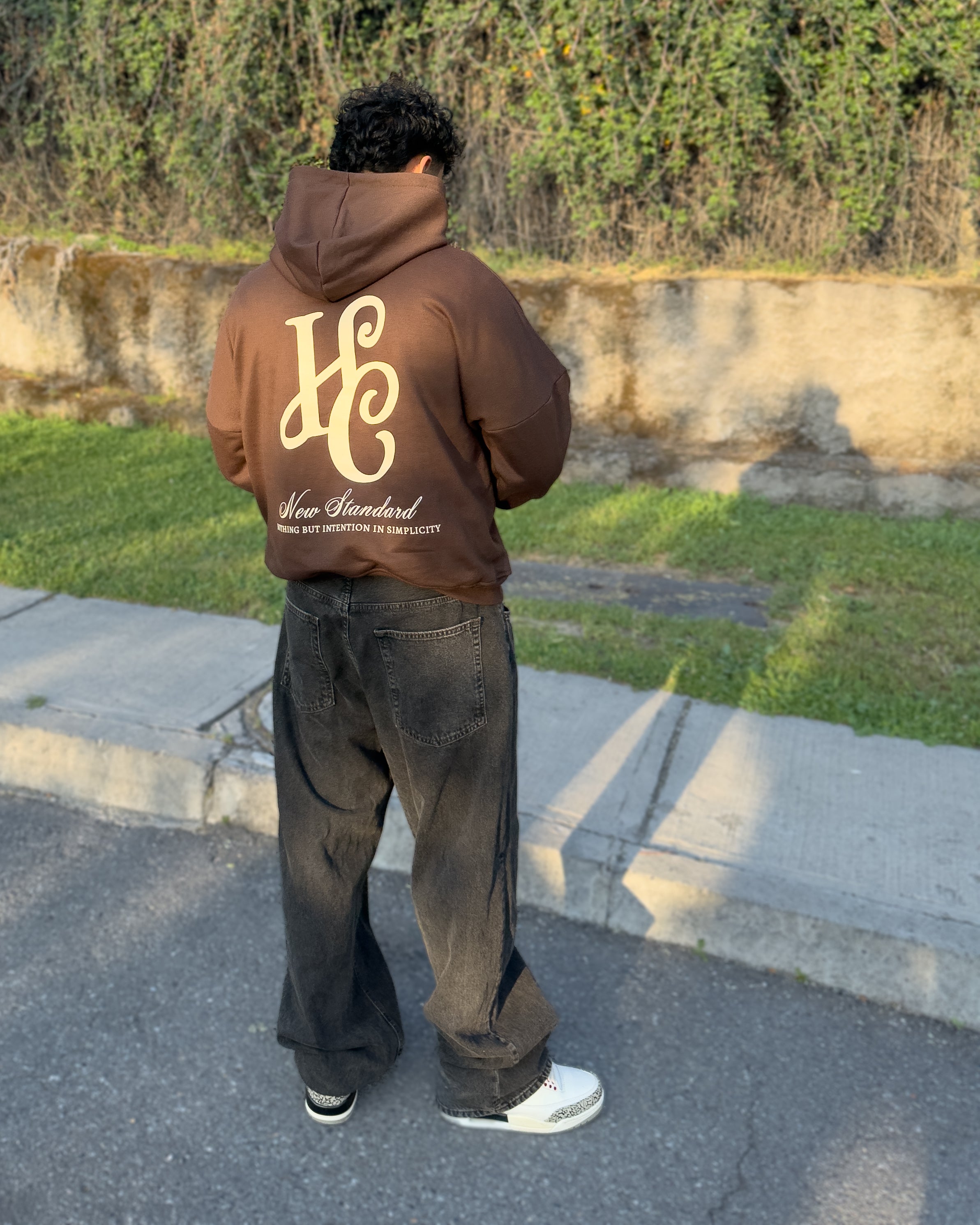 Boxy Fit Hoodie "Signature" Chocolate